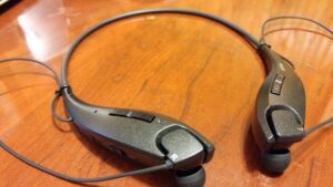 Mpow Jaws 'neckphones' are actually pretty comfortable | Smart Tech, Sharp Takes - CRYOVEX.com Mpow jaws 'neckphones' are actually pretty comfortable