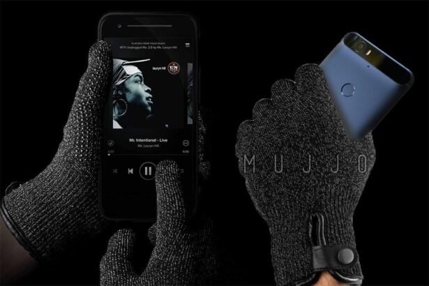 Mujjo double layered touch gloves by cryovex