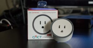 The not so great intelliPLUG - The World's Smallest and Most Affordable Smart Plug | Smart Tech, Sharp Takes - CRYOVEX.com Intelliplug by cnct review cryovex androidcoliseum header