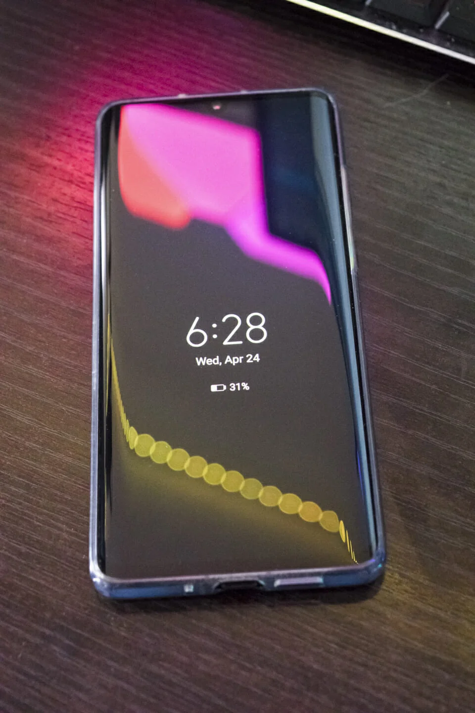 OMG! Huawei P30 Pro does it stand up?! | Smart Tech, Sharp Takes - CRYOVEX.com Huawei p30 pro android news & all the bytes 1
