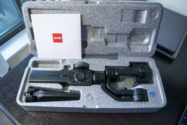 Review Zhiyun Smooth 4 a remarkable piece of technology | Smart Tech, Sharp Takes - CRYOVEX.com Zhiyun smooth 4 a gimbal for your smartphone