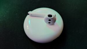 Freebuds 3 - A Decent Luxurious AirPods Alternative | Smart Tech, Sharp Takes - CRYOVEX.com Freebuds 3 - a decent luxurious airpods alternative