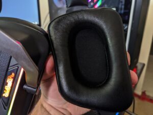 Gaming Headset Patriot Viper V380 Review Earcup