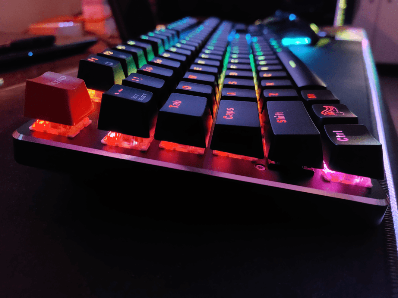 A Unique Gaming Keyboard: Glorious GMMK For A Competitive Edge In 2020 ...