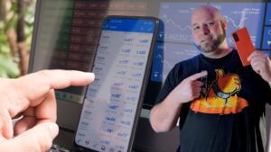 EASY Smartphone Trading: Your HOW-TO Guide 2021 | Smart Tech, Sharp Takes - CRYOVEX.com Your how-to guide to smartphone trading