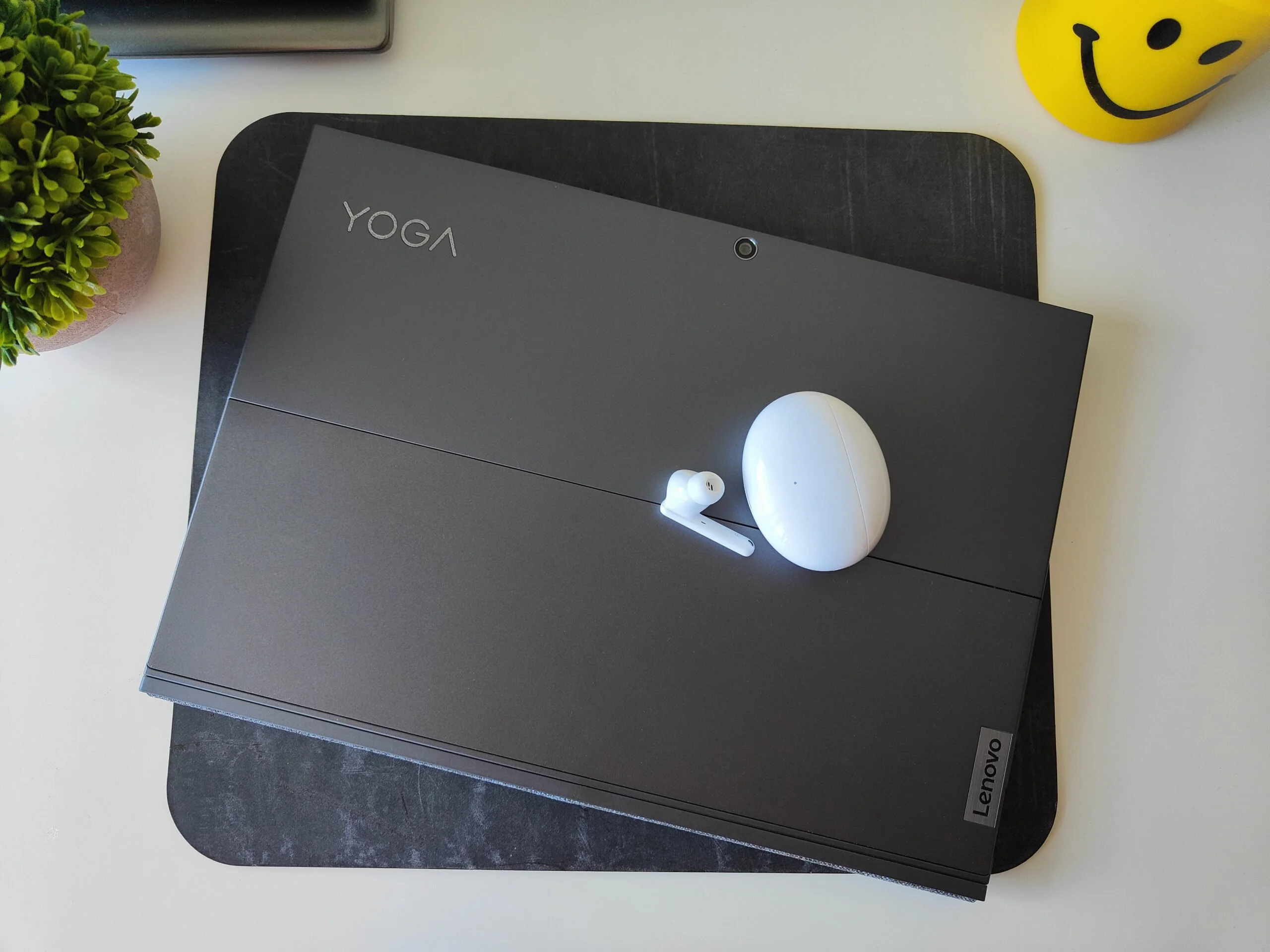 Yoga Duet 7 Review: Tablet or Laptop? Spoiler, I'm not a fan | Smart Tech, Sharp Takes - CRYOVEX.com Lenovo yoga duet 7 backside pic 01