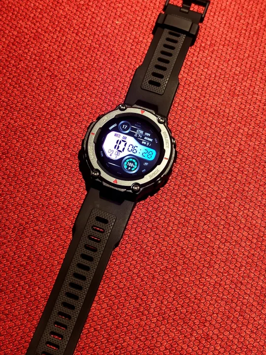 Review Amazfit T-Rex Pro fitness smartwatch 01
