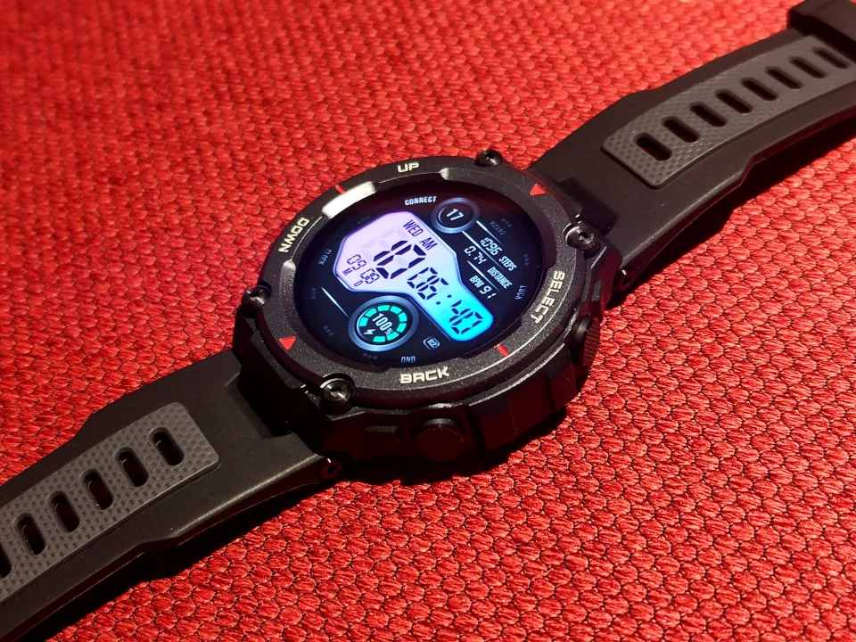 Review Amazfit T-Rex Pro fitness smartwatch 03