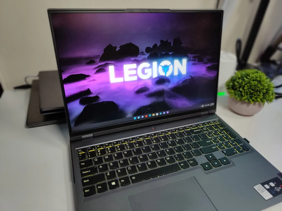 Review Legion 5i Pro Gaming Laptop 01