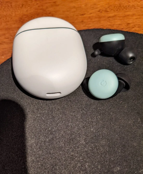 Google Pixel Buds Review - Case and Buds