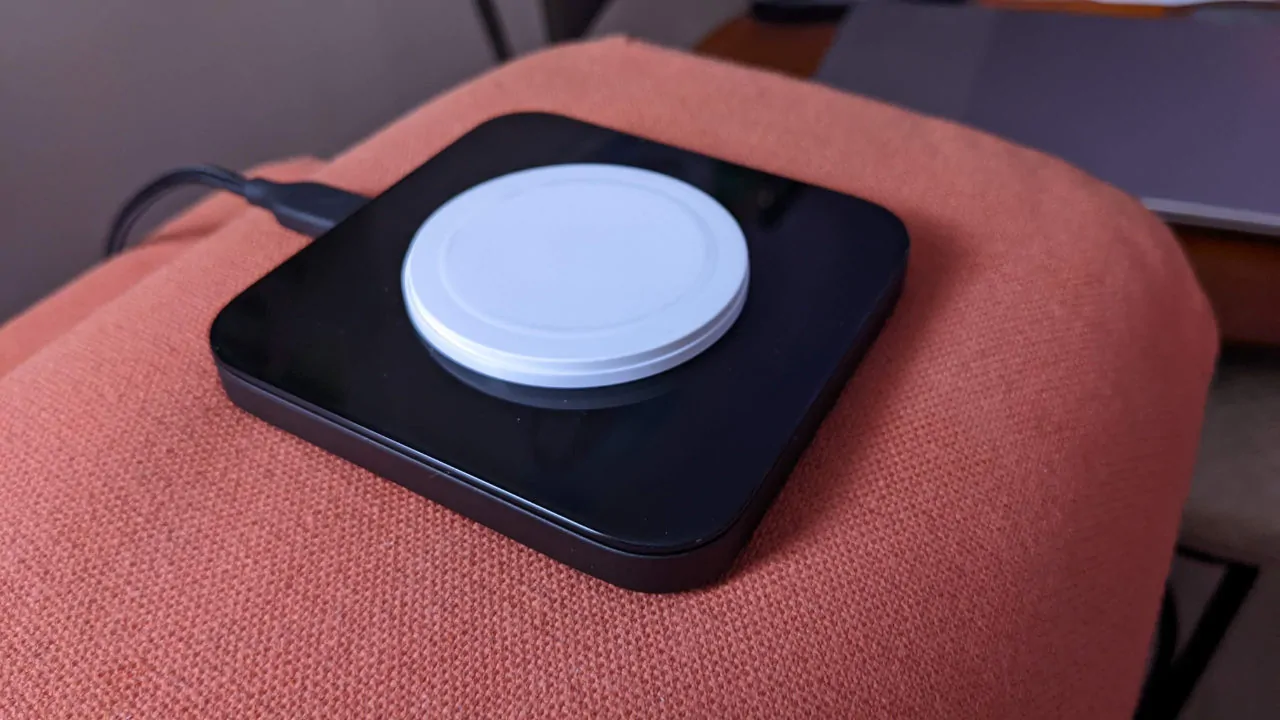Nomad's NEW Base One MagSafe Wireless Charger is BOMB Review charging pad
