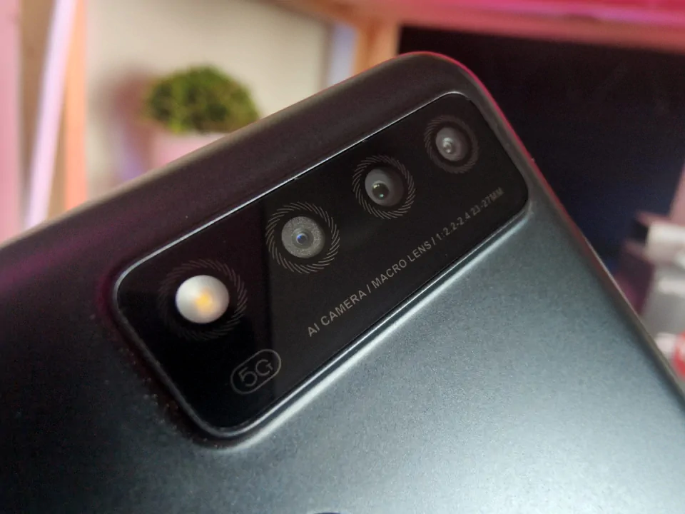 $200 Budget Smartphone? TCL 30 XE 5G - I'm Impressed - Review - Camera Array