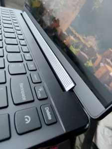 Lenovo Yoga 9i 14-inch 2022 02 Sound Bar