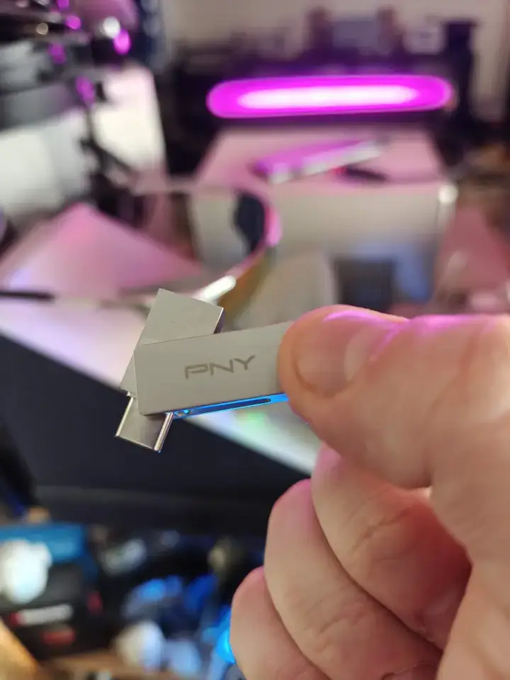 PNY Duo Link USB Flash Drive Review: The Handy Drive for Phones and PCs | Smart Tech, Sharp Takes - CRYOVEX.com The pny duo link flash drive with both usb-c and usb-a connectors for easy file transfer between devices