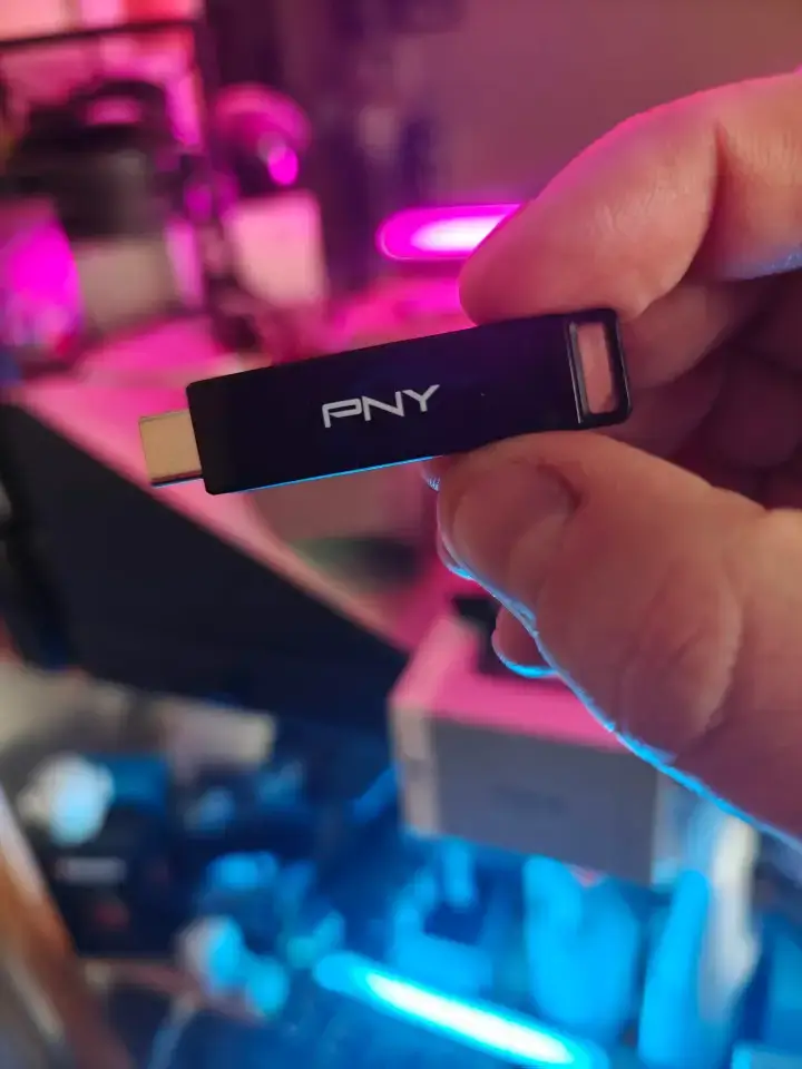 Front view of the PNY Elite-X Type-C USB 3.2 128GB flash drive