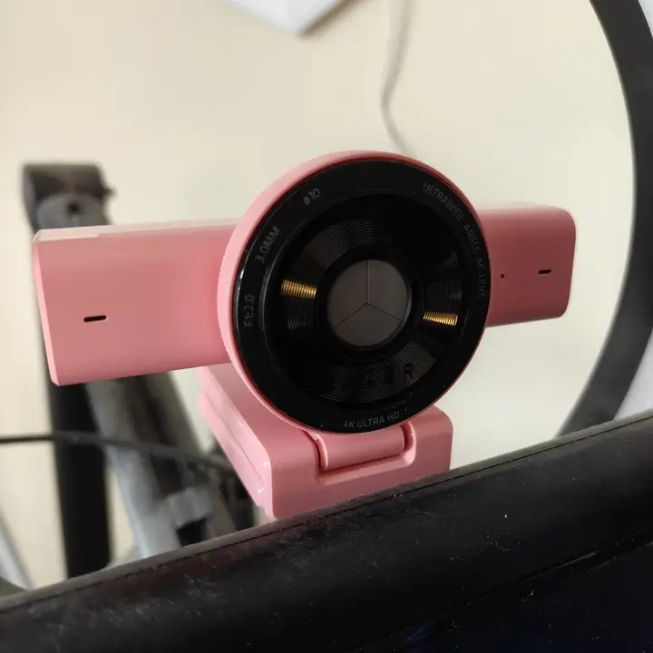 Razer Kiyo V2 webcam review: A Complete 4K Test, Pros, Cons & Is It Worth It in 2026? | Smart Tech, Sharp Takes - CRYOVEX.com The kiyo v2 drops the old ring light design for a cleaner, more modern look that fits just about any setup