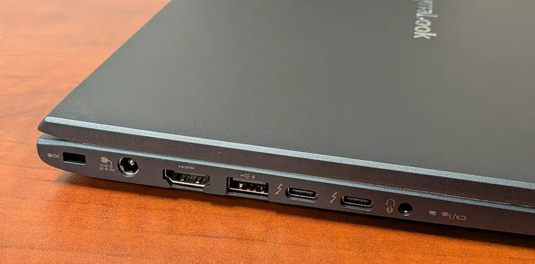 The ports on the left side of the dynabook tecra a45-m laptop.