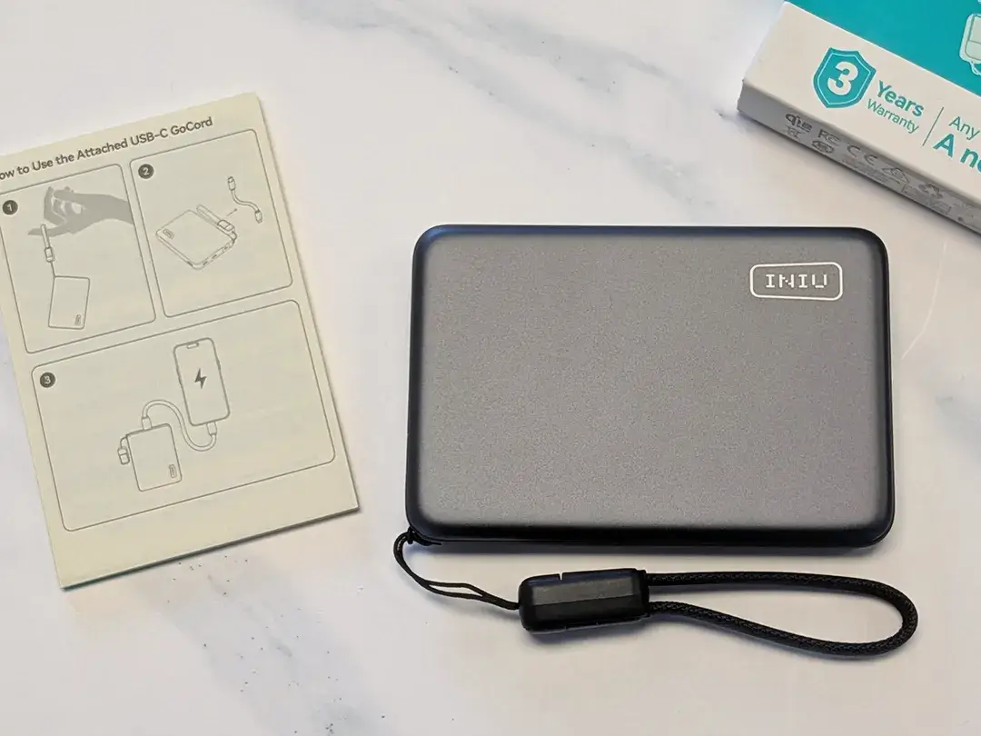 What's included with the iniu snapgo air wireless power bank