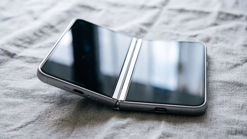 Apple’s iPhone Duo Faces Production Hurdles as Yields Dip to 60 Percent | Smart Tech, Sharp Takes - CRYOVEX.com Conceptual rendering of a folded apple smartphone device