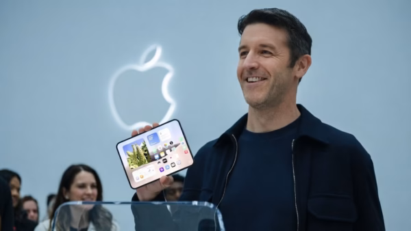 Why 2027 Is Shaping Up to Be a Defining Year for Foldable Phones | Smart Tech, Sharp Takes - CRYOVEX.com Conceptual rendering of next-generation foldable smartphones on display